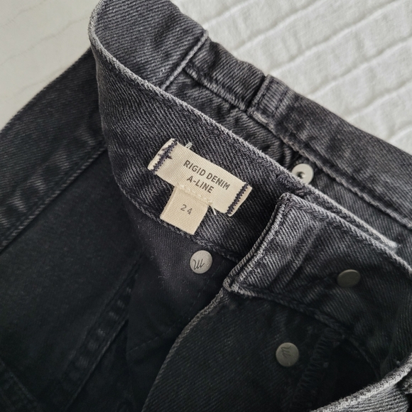 Madewell denim skirt in size 24 - Picture 2 of 3